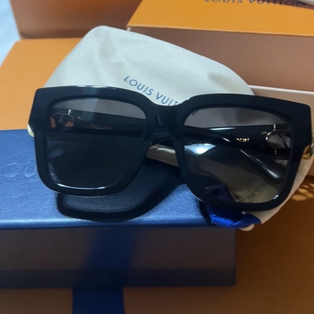 LOUIS VUITTON Link PM Square Sunglasses - Picture 8 of 14